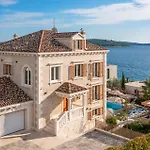 Villa Luxury Seafront Castello With Heated Pool &