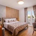 Villa Luxury Seafront Castello With Heated Pool & *