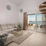 Villa Luxury Seafront Castello With Heated Pool & *