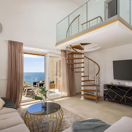 Luxury Seafront Castello With Heated Pool & וילה *