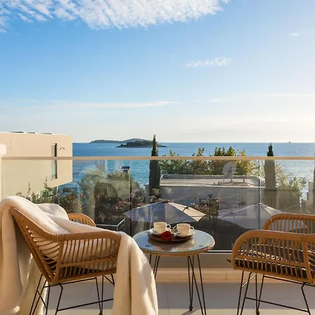 Luxury Seafront Castello With Heated Pool & רוגוזניצה