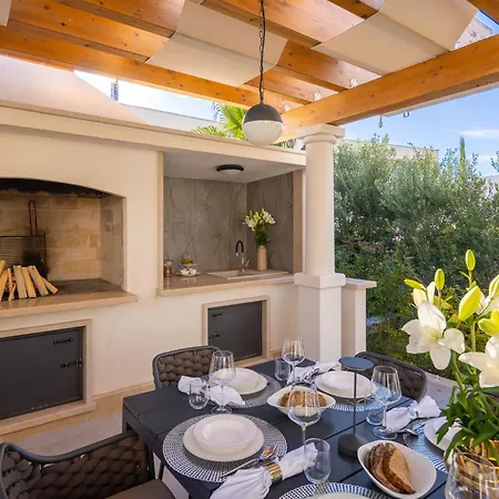 Villa Seaside Luxury Villa Castello Rogoznica Heated Pool, Sauna, Gym & Jacuzzi