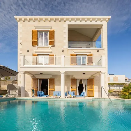 Seaside Luxury Villa Castello Rogoznica Heated Pool, Sauna, Gym & Jacuzzi *