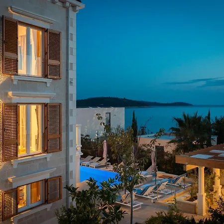 Seaside Luxury Villa Castello Rogoznica Heated Pool, Sauna, Gym & Jacuzzi *