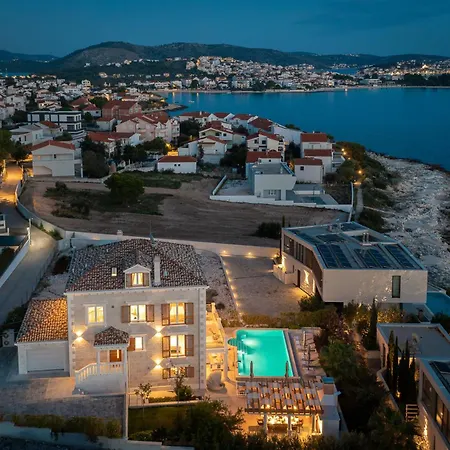 Seaside Luxury Villa Castello Rogoznica Heated Pool, Sauna, Gym & Jacuzzi