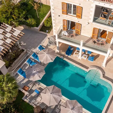 Villa Seaside Luxury Villa Castello Rogoznica Heated Pool, Sauna, Gym & Jacuzzi