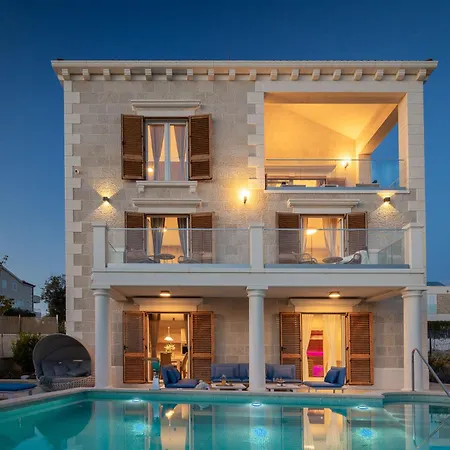 Seaside Luxury Villa Castello Rogoznica Heated Pool, Sauna, Gym & Jacuzzi *