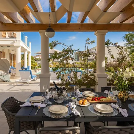 Seaside Luxury Castello Heated Pool, Sauna, Gym & Jacuzzi Villa