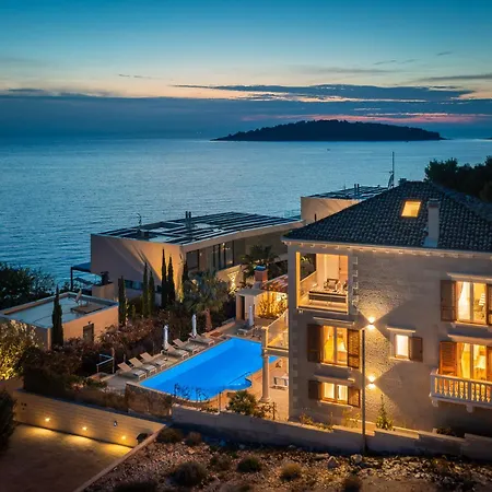 Seaside Luxury Villa Castello Rogoznica Heated Pool, Sauna, Gym & Jacuzzi *