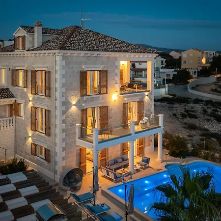 Seaside Luxury Villa Castello Rogoznica Heated Pool, Sauna, Gym & Jacuzzi