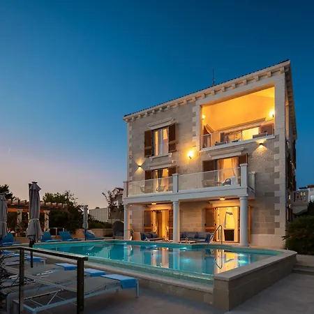 Seaside Luxury Castello Heated Pool, Sauna, Gym & Jacuzzi * Rogoznica (Sibenik-Knin)