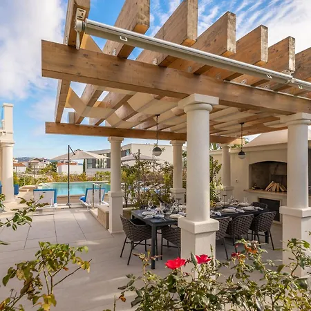 Seaside Luxury Villa Castello Rogoznica Heated Pool, Sauna, Gym & Jacuzzi *
