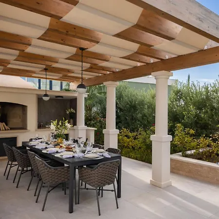 Luxury Seafront Castello With Heated Pool &