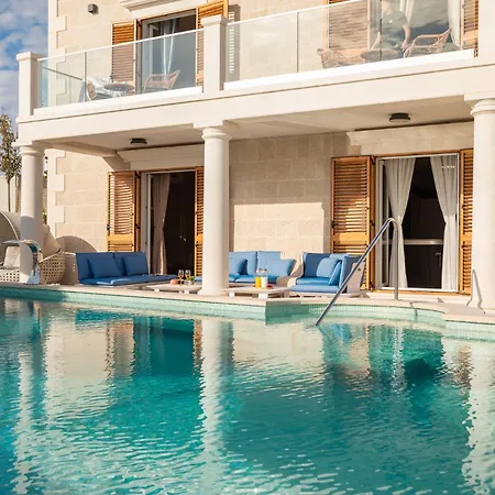 Villa Seaside Luxury Villa Castello Rogoznica Heated Pool, Sauna, Gym & Jacuzzi *