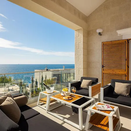 Luxury Seafront Castello With Heated Pool & רוגוזניצה