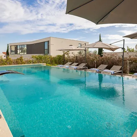 Seaside Luxury Castello Heated Pool, Sauna, Gym & Jacuzzi * Rogoznica (Sibenik-Knin)