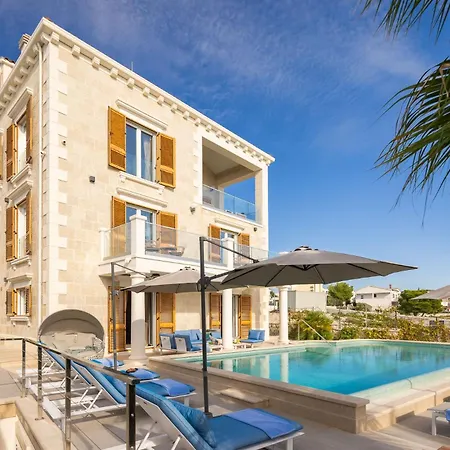 Seaside Luxury Villa Castello Rogoznica Heated Pool, Sauna, Gym & Jacuzzi Villa