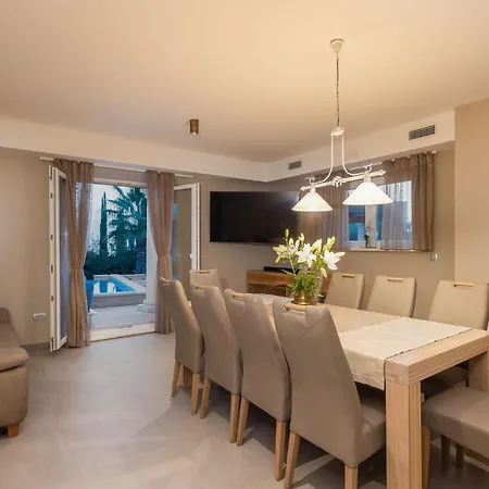 Seaside Luxury Villa Castello Rogoznica Heated Pool, Sauna, Gym & Jacuzzi