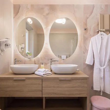 Seaside Luxury Castello Heated Pool, Sauna, Gym & Jacuzzi Villa Rogoznica (Sibenik-Knin)