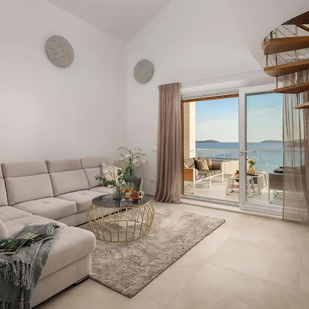Villa Seaside Luxury Villa Castello Rogoznica Heated Pool, Sauna, Gym & Jacuzzi *