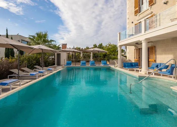 Seaside Luxury Castello Heated Pool, Sauna, Gym & Jacuzzi