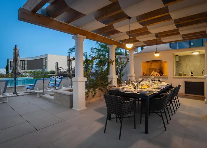 Seaside Luxury Castello Heated Pool, Sauna, Gym & Jacuzzi Rogoznica (Sibenik-Knin)