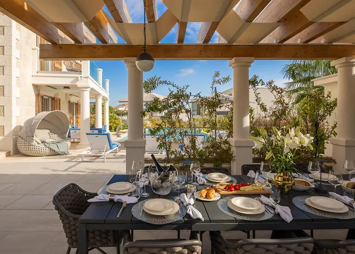 Seaside Luxury Castello Heated Pool, Sauna, Gym & Jacuzzi Vila