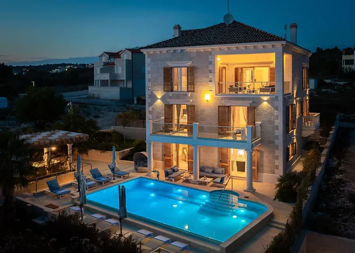 Seaside Luxury Castello Heated Pool, Sauna, Gym & Jacuzzi 빌라 *