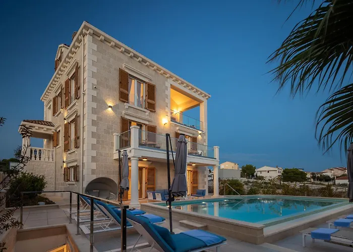 Seaside Luxury Castello Heated Pool, Sauna, Gym & Jacuzzi Vila *