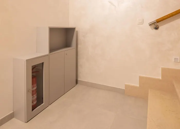 Seaside Luxury Castello Heated Pool, Sauna, Gym & Jacuzzi 빌라 로고즈니차