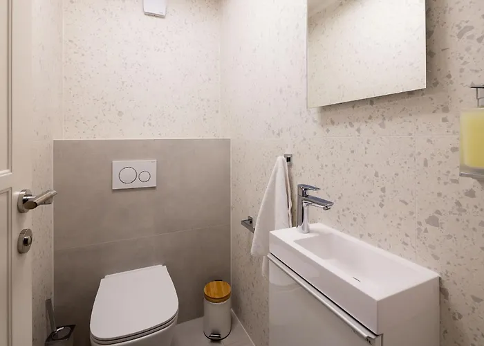 Seaside Luxury Castello Heated Pool, Sauna, Gym & Jacuzzi 빌라