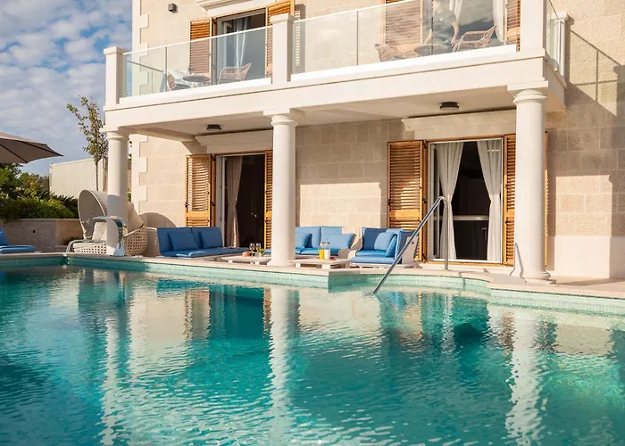 Vila Seaside Luxury Castello Heated Pool, Sauna, Gym & Jacuzzi *