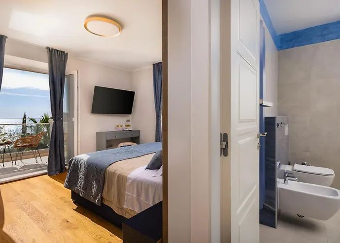 Seaside Luxury Castello Heated Pool, Sauna, Gym & Jacuzzi * 로고즈니차