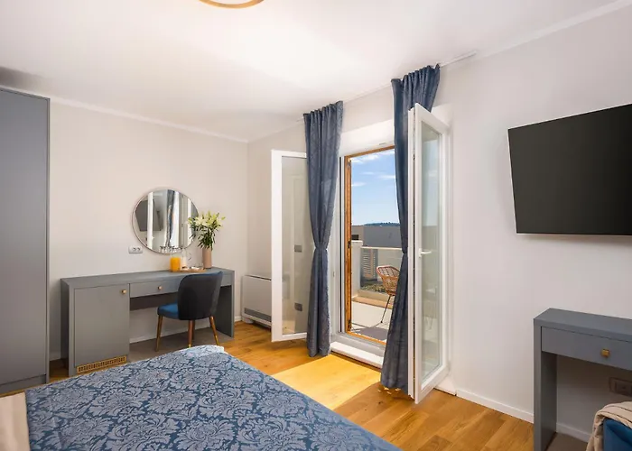 Seaside Luxury Castello Heated Pool, Sauna, Gym & Jacuzzi Vila