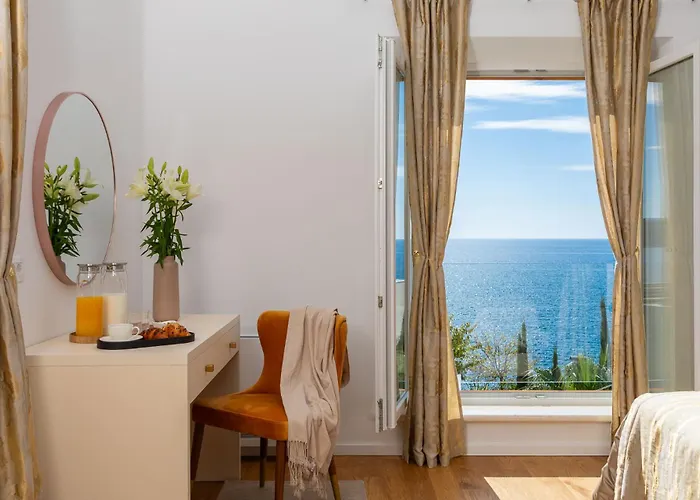 Seaside Luxury Castello Heated Pool, Sauna, Gym & Jacuzzi 빌라 *