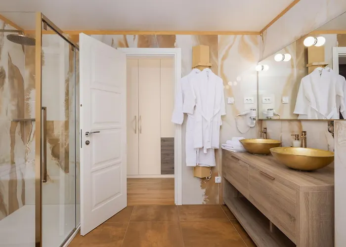 Seaside Luxury Castello Heated Pool, Sauna, Gym & Jacuzzi 빌라