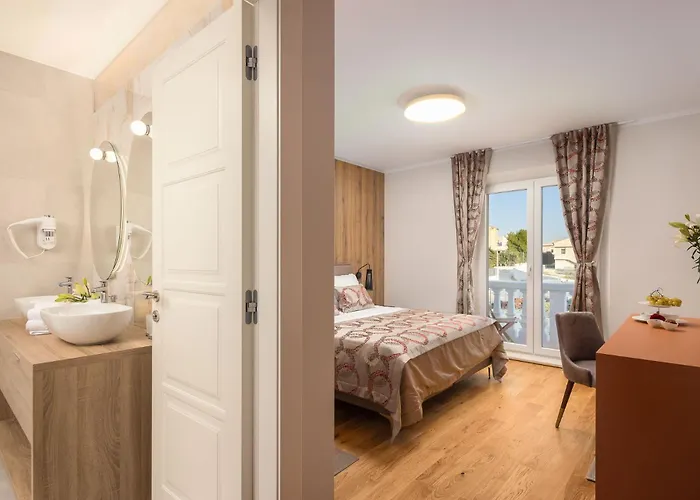 Seaside Luxury Castello Heated Pool, Sauna, Gym & Jacuzzi Vila