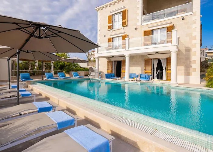 빌라 Seaside Luxury Castello Heated Pool, Sauna, Gym & Jacuzzi