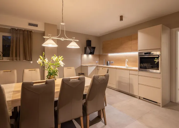 Seaside Luxury Castello Heated Pool, Sauna, Gym & Jacuzzi 빌라