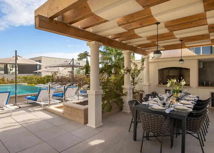 Seaside Luxury Castello Heated Pool, Sauna, Gym & Jacuzzi Vila *