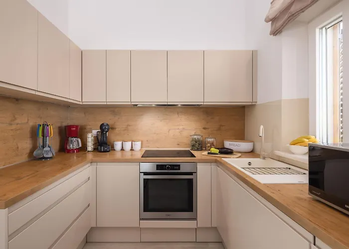 Seaside Luxury Castello Heated Pool, Sauna, Gym & Jacuzzi 빌라 로고즈니차